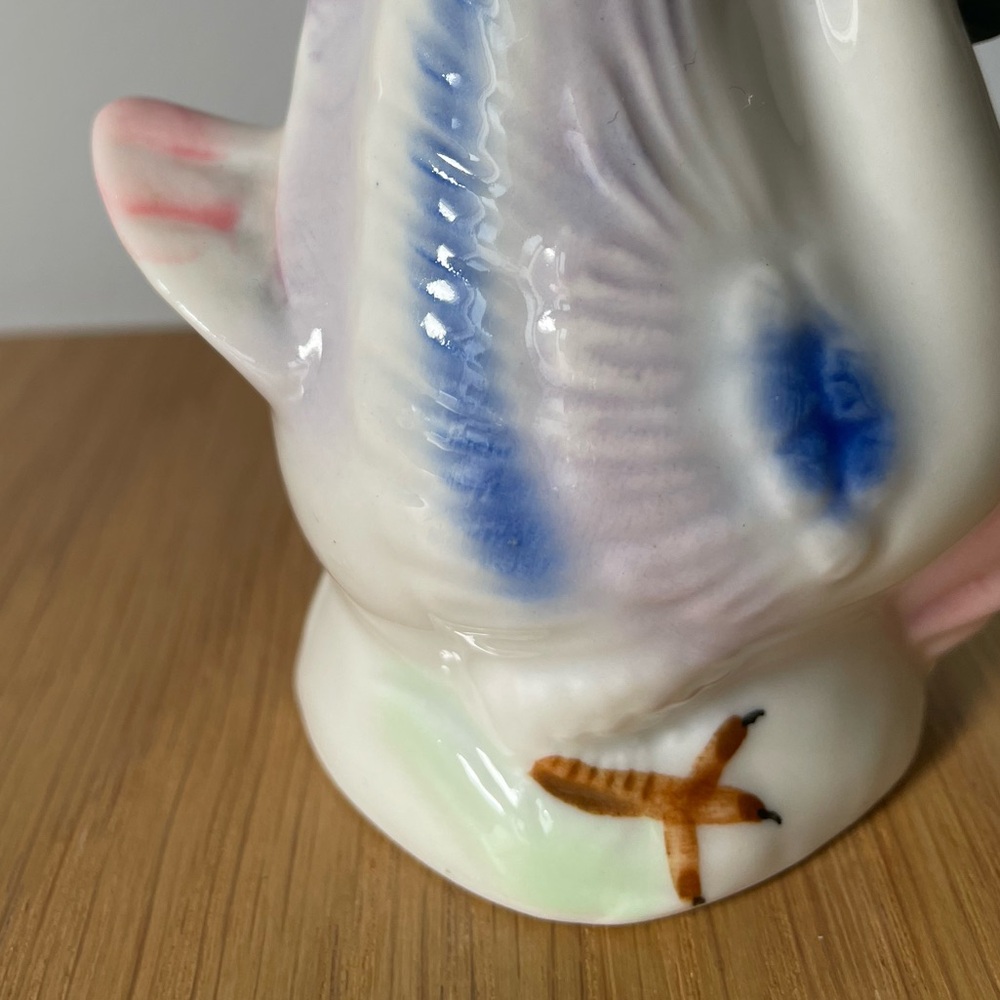 Mid-century Porcelain Swan Bud Vase with Pastel Accents - Picture 7 of 14